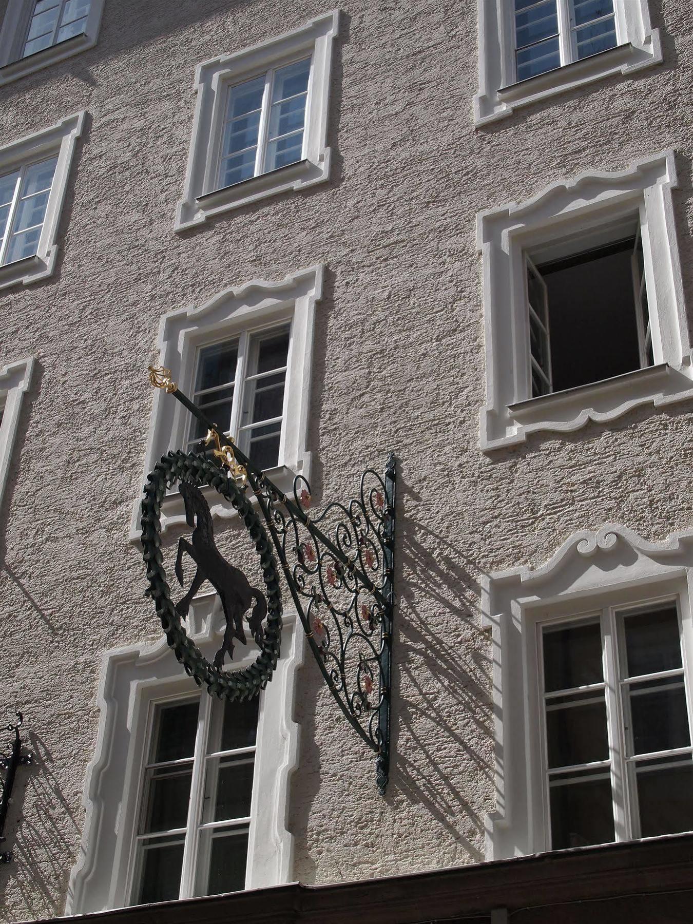 Hotel Schwarzes Roessl Salzburgo Exterior foto
