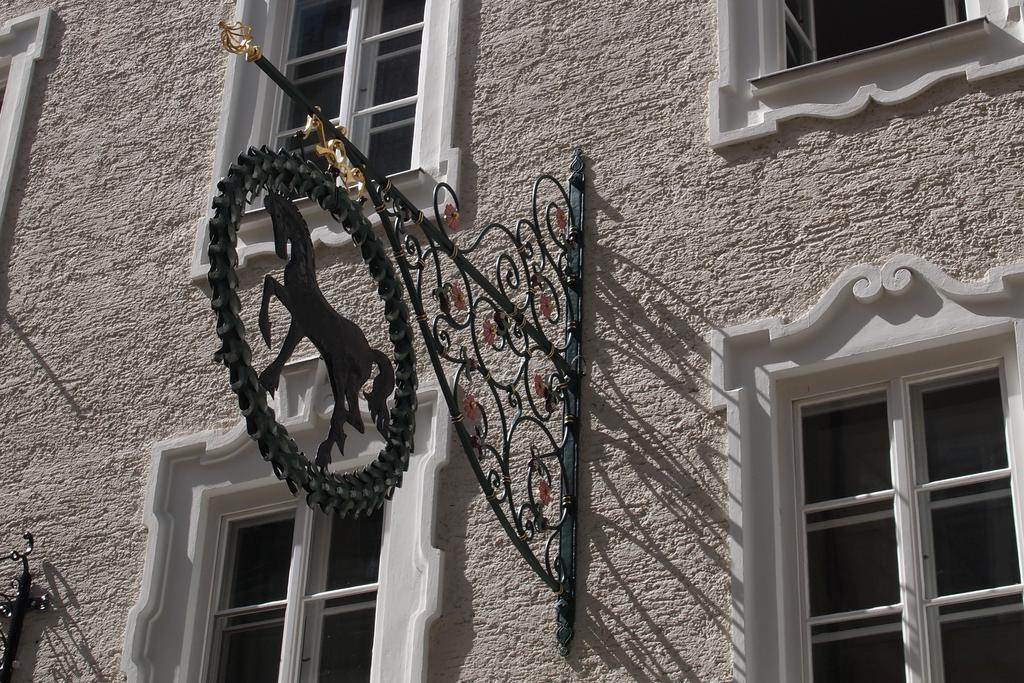 Hotel Schwarzes Roessl Salzburgo Exterior foto